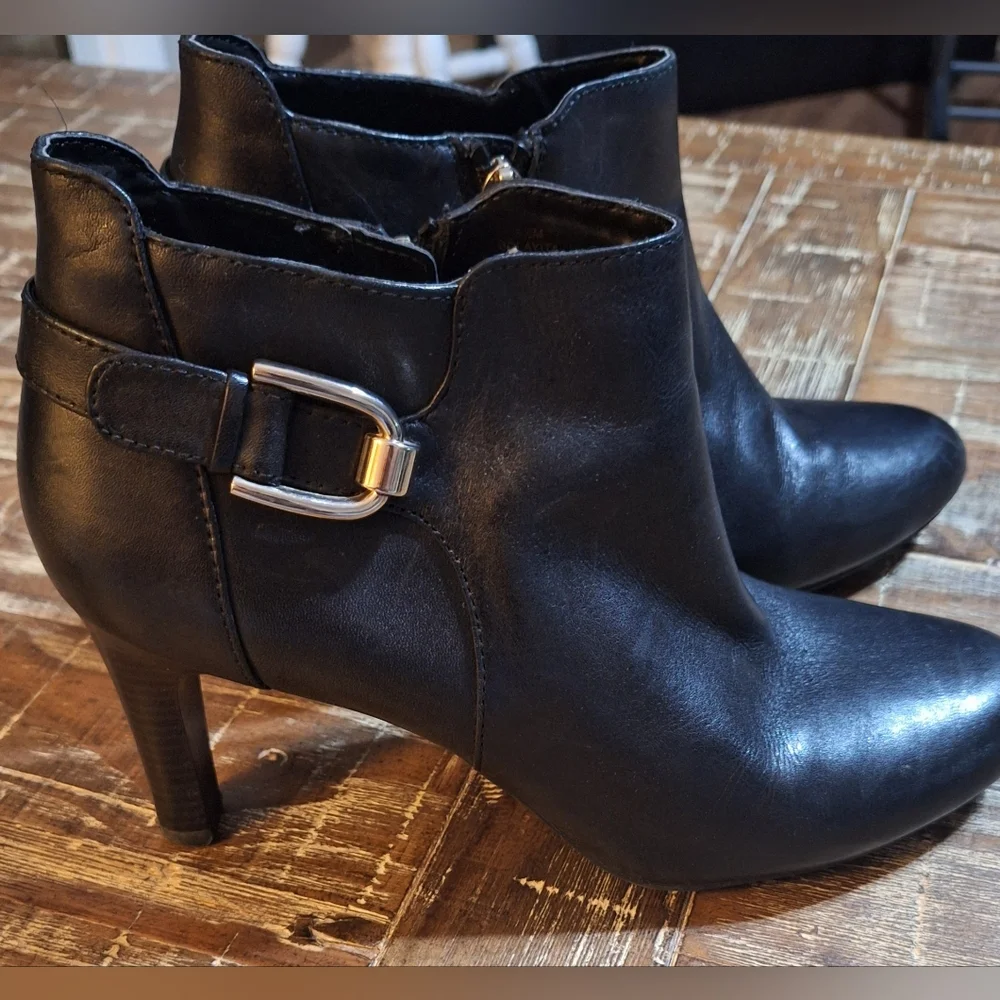 Bandolino Black Leather Women's Ankle Boots with Side Zipper 3